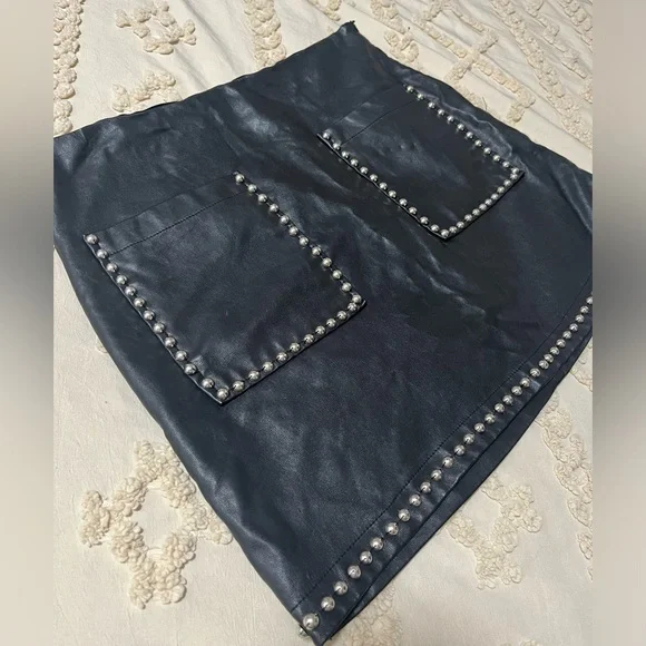 Black leather studded skirt size small - Picture 1 of 4